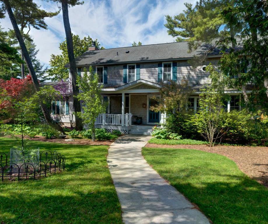 The Spring Lighthouse B&B - Best Hotels in Michigan