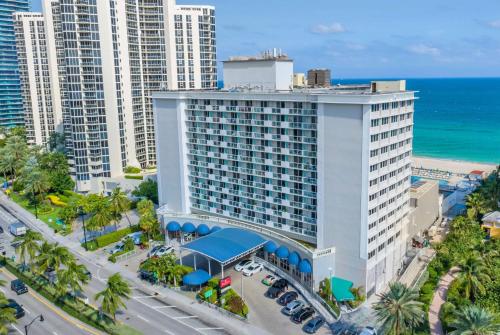 Ramada Plaza by Wyndham Marco Polo Beach Resort - Best Pool Hotels in Miami Beach, FL