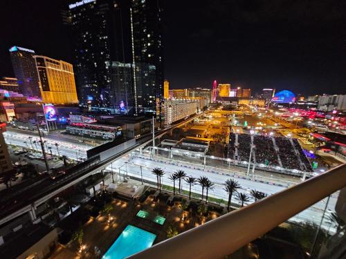 Strip view 1 BR suite 2 Full Bath Full Kitchen with Balcony - 900 sqft - MGM Signature