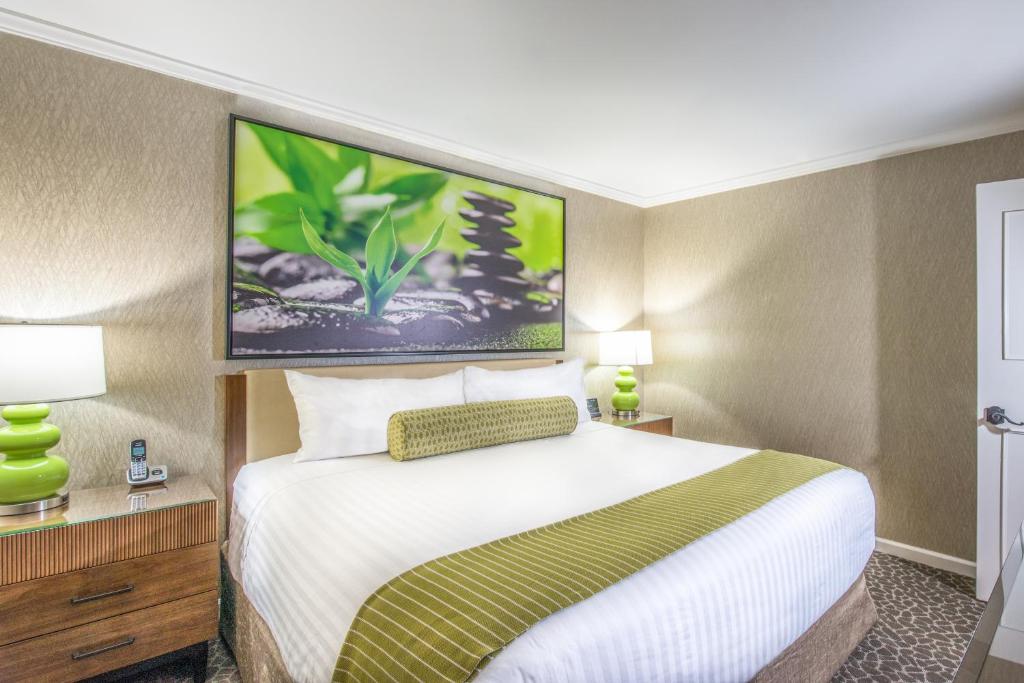 The Creekside Inn - Best Hotels with Free Breakfast in Palo Alto, CA