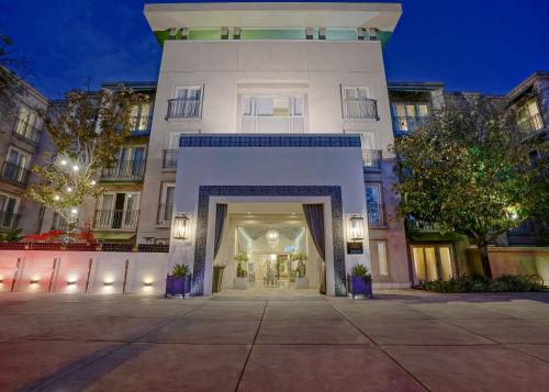 Hotel Amarano Burbank-Hollywood - Los Angeles Hotels with Suites