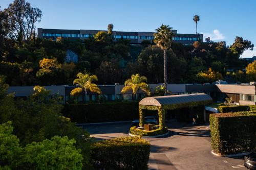 Luxe Sunset Boulevard Hotel - Los Angeles Hotels with Suites
