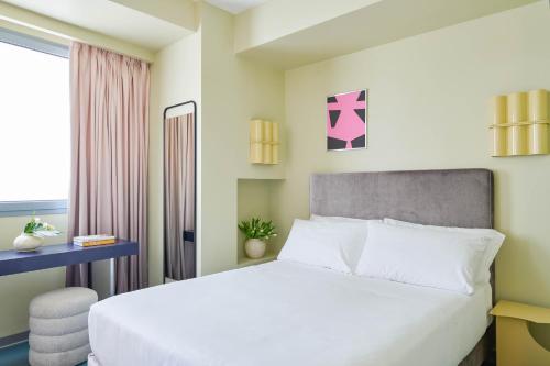 Moderno Hotel Roma - Best Parking Hotels in Rome