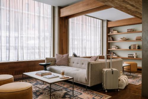 Duane Street Hotel Tribeca, Sonder by Marriott Bonvoy - New York Hotels with Suites