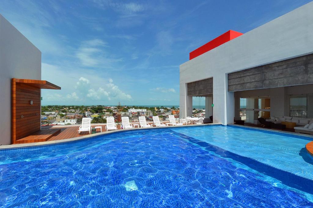 Fiesta Inn Chetumal - Best Hotels with Airport Shuttle Service in Riviera Maya & The Yucatan