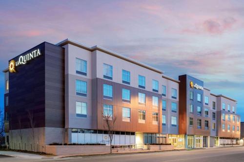 suite hotels in St. Joseph