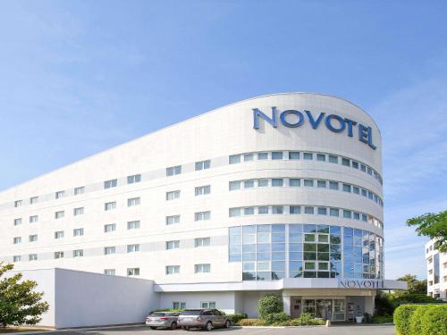 Novotel Paris Orly Rungis Aéroport - Best Pool Hotels in Paris