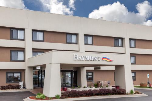 hotels with suites in Glenview