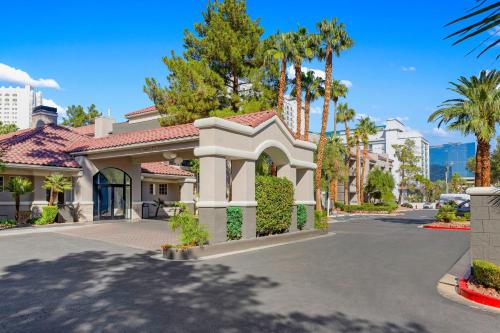 Desert Rose Resort - Best Parking Hotels in Las Vegas, NV