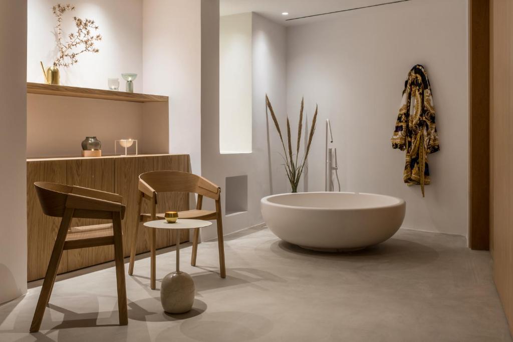 The Saint Hotel - Best Hotels in Santoríni
