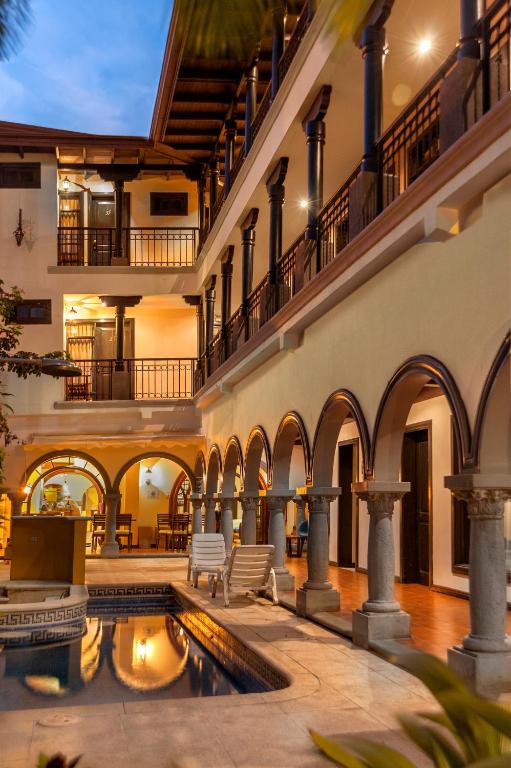 Hotel Colonial - Best Hotels with Free Breakfast in Costa Rica