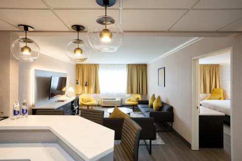 Gateway Hotel and Conference Center - Best Pet-Friendly Hotels in Iowa