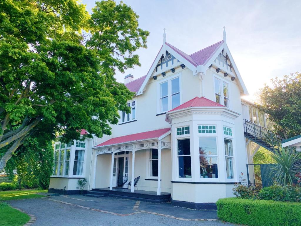 The Vicarage Boutique Bed and Breakfast Oamaru - Best Pet-Friendly Hotels in New Zealand