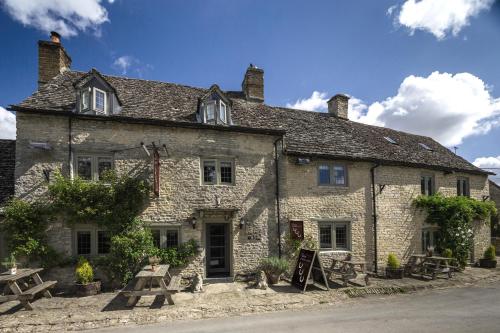 The Three Horseshoes - Best Hotels in Oxfordshire
