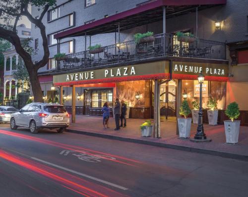 hotels with suites in Louisiana