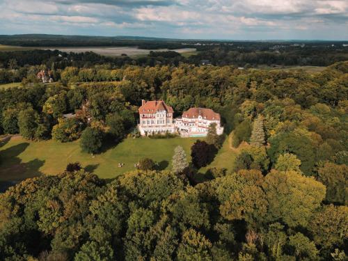 Le Château de la Tour - Best Hotels in Chantilly