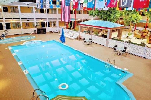 Travelodge by Wyndham Indianapolis Speedway - Best Spa Hotels in Indianapolis, IN