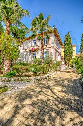 Villa Claudia Hotel Cannes Centre - Parking - Best Hotels in Cannes