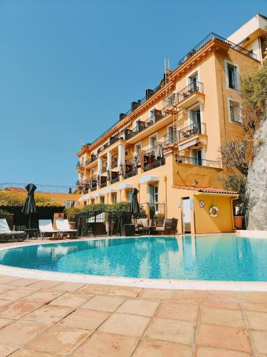 Hôtel La Pérouse Nice Baie des Anges - Best Hotels in Nice