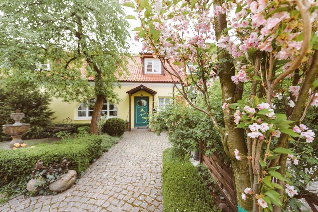 The Secret Garden Boutique B&B - Best Hotels in Vilnius