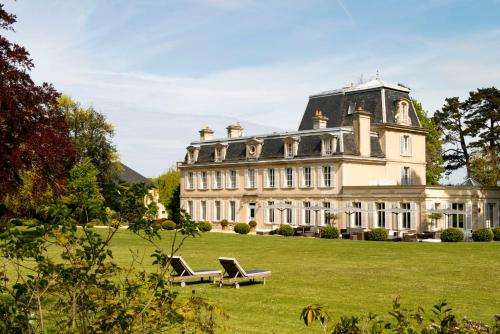 Chateau La Cheneviere - Best Hotels Bayeux