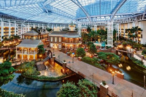 Gaylord Opryland Resort & Convention Center - Best Pool Hotels in Nashville, TN
