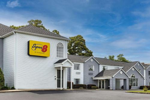 hotels with suites in Pensacola