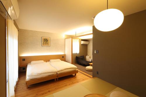 Neon Hotel - Luxury Sleep Retreat - - Best Hotels in Kanazawa