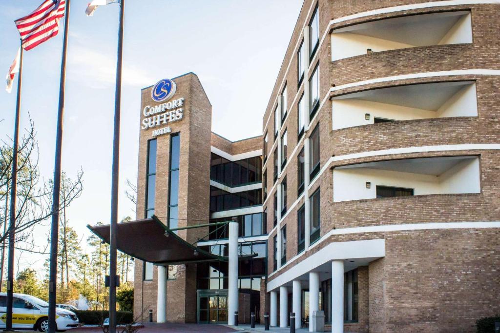 Comfort Suites Raleigh Durham Airport/RTP - Best Hotels with Free Breakfast in Durham, NC