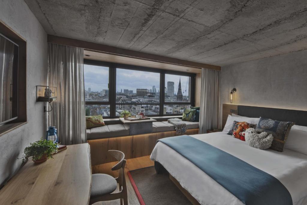 Treehouse Hotel London - Pet Friendly Hotels London