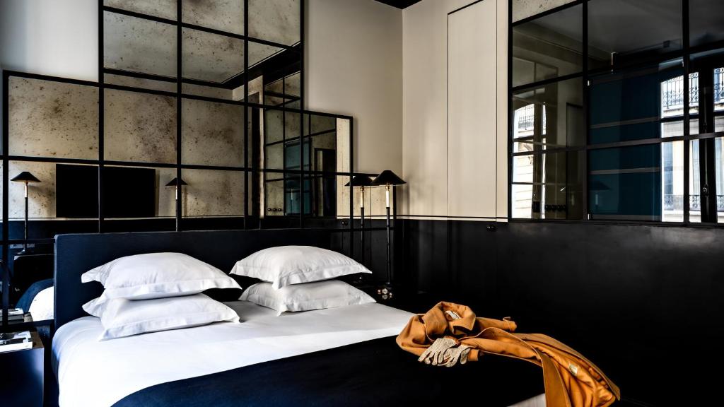 Monsieur George Hotel & Spa - Champs-Elysées - Paris Hotels with Parking