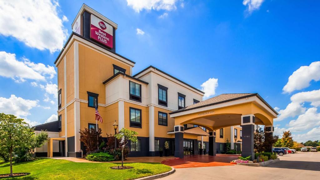 Best Western Plus Barsana Hotel & Suites - Best Parking Hotels in Oklahoma City, OK