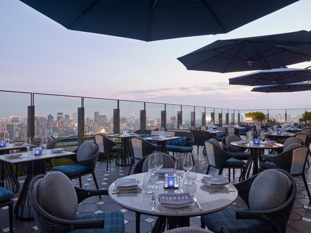 Four Seasons Hotel Tokyo at Otemachi - Hotels with Pools in Tokyo