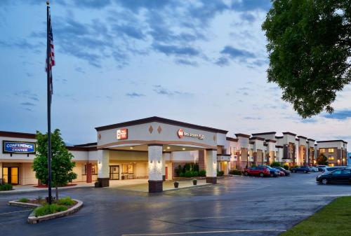 suite hotels in Milwaukee