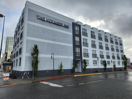 The Voyager Inn - Best Pet-Friendly Hotels in Anchorage, AK