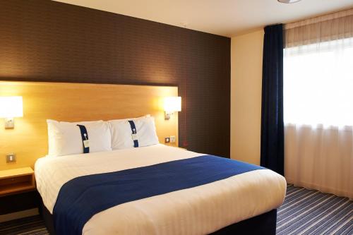 Holiday Inn Express Manchester Airport by IHG - Best Hotels with Free Breakfast in Manchester