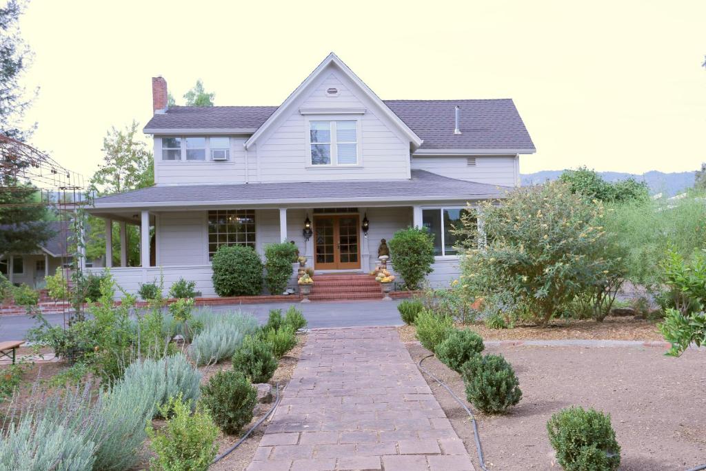 Napa Farmhouse Inn - Best Hotels in St Helena