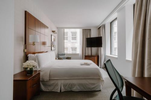 Central Loop Hotel - Best Hotels near East-West University, IL