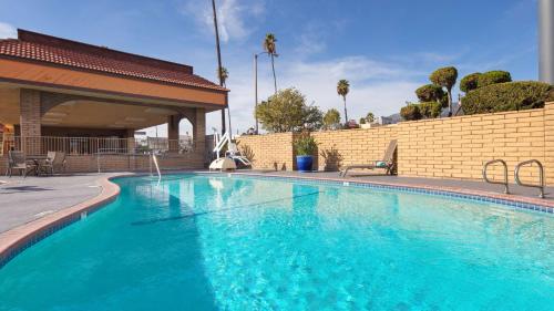 Best Western Pasadena Inn - Best Pool Hotels in Los Angeles, CA