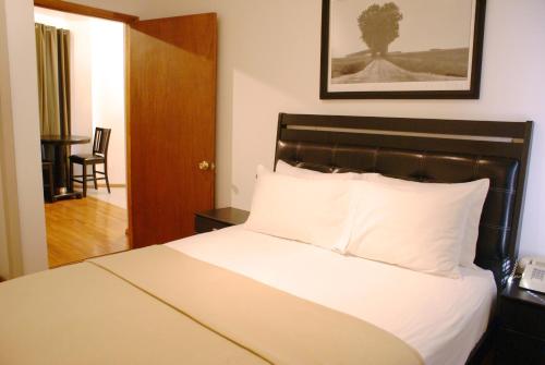 Off SoHo Suites Hotel