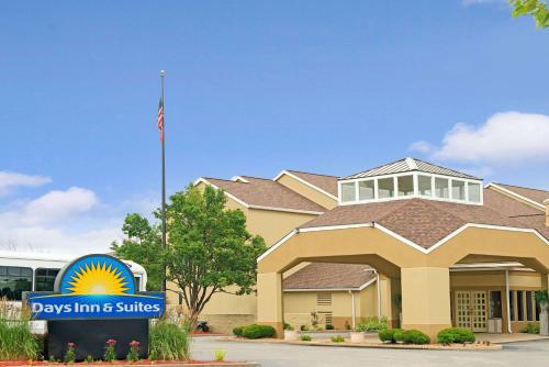 suite hotels in St. Peters