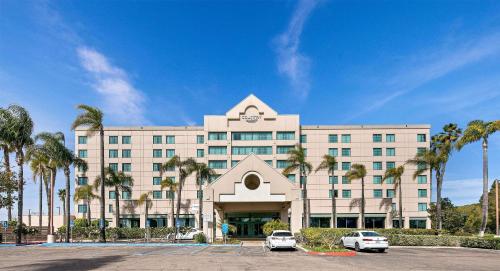 Country Inn & Suites by Radisson, San Diego North, CA - Best Hotels with Free Breakfast in San Diego, CA