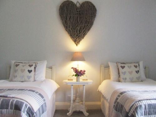 Lobhill Farmhouse Bed and Breakfast and Self Catering Accommodation - Best Hotels in Devon