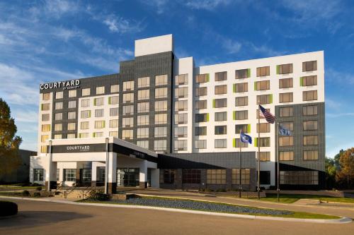 Courtyard by Marriott Edina Bloomington - Best Business Hotels in Bloomington, IN