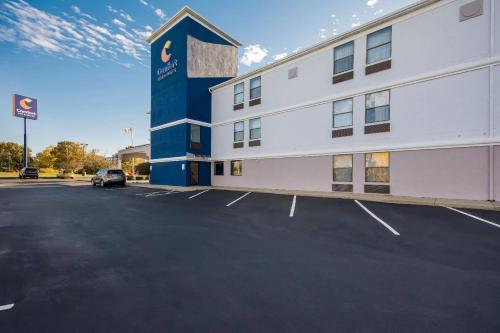 Comfort Inn & Suites Cincinnati Eastgate - Best Pool Hotels in Cincinnati, OH
