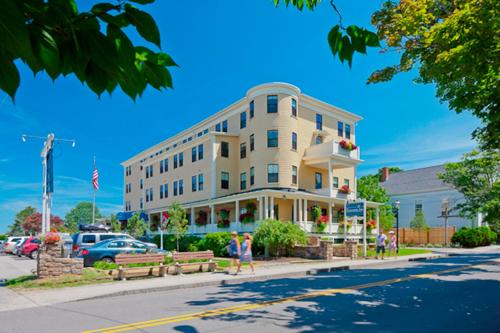 Colonial Inn - Best Hotels in Ogunquit