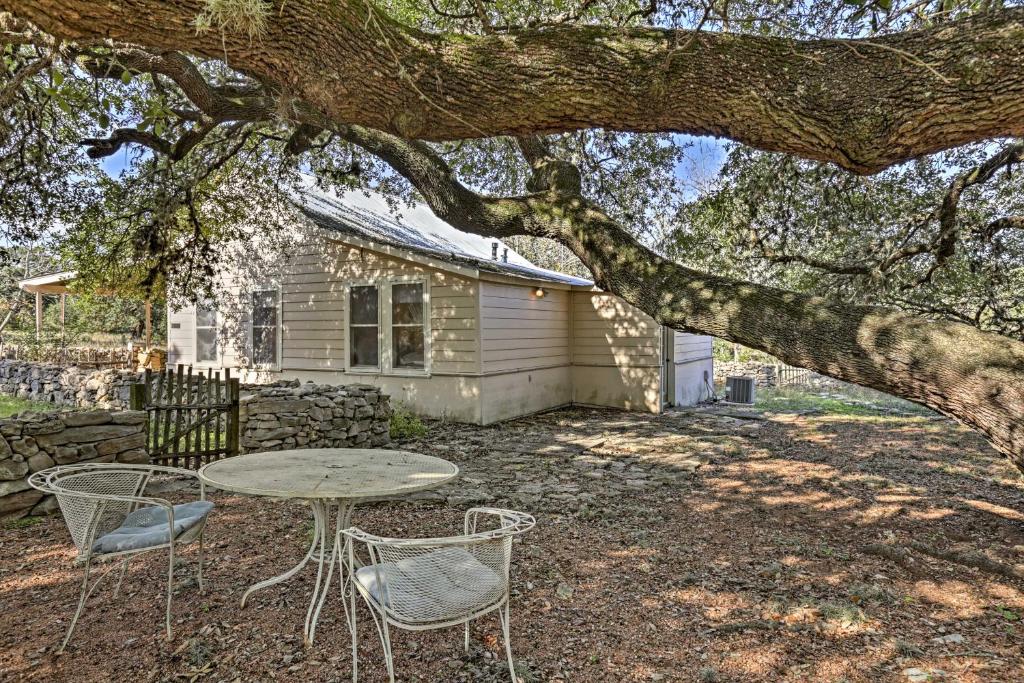 Cottage on Bulverde Ranch with Pool and Farm Access! - Best Hotels in Texas