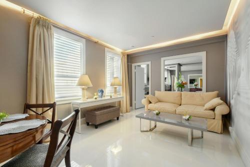 ORCHID SUITES - Historic Palm Beach Hotel Condominium
