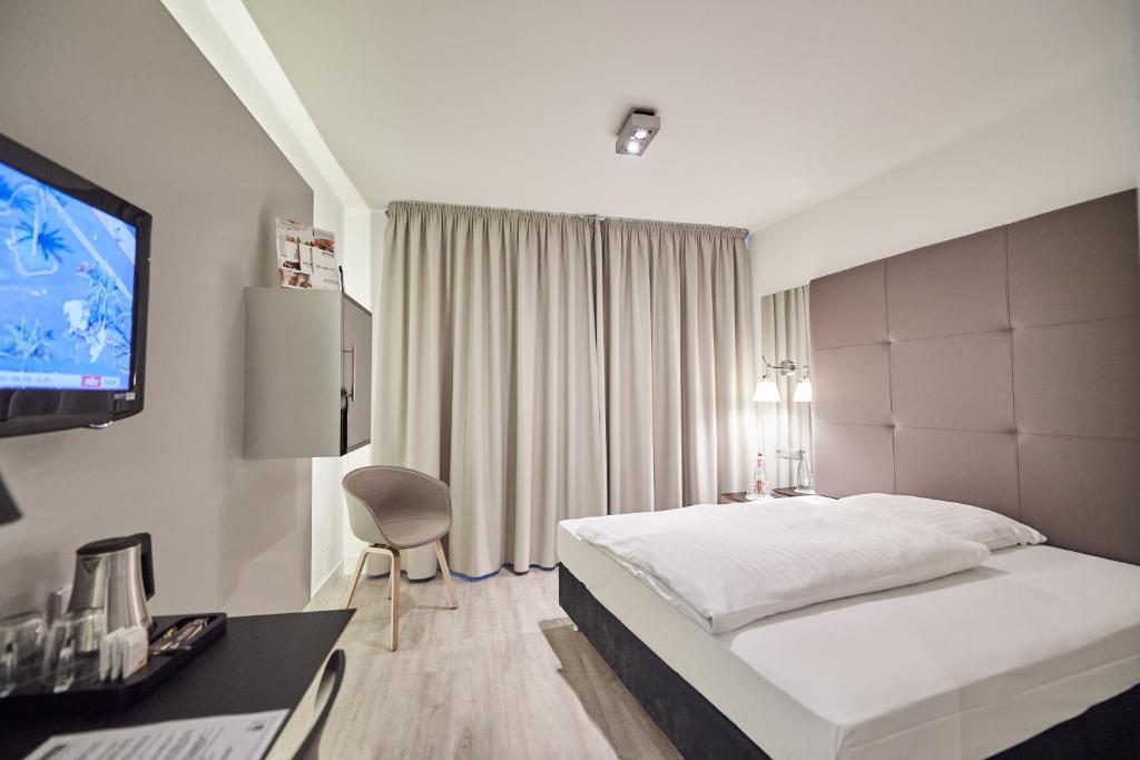 Hotel Amadeus - Best Hotels in Hanover