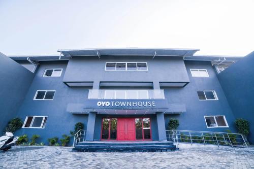 Super Townhouse 211 Laguna Ecr Near Juhu Beach